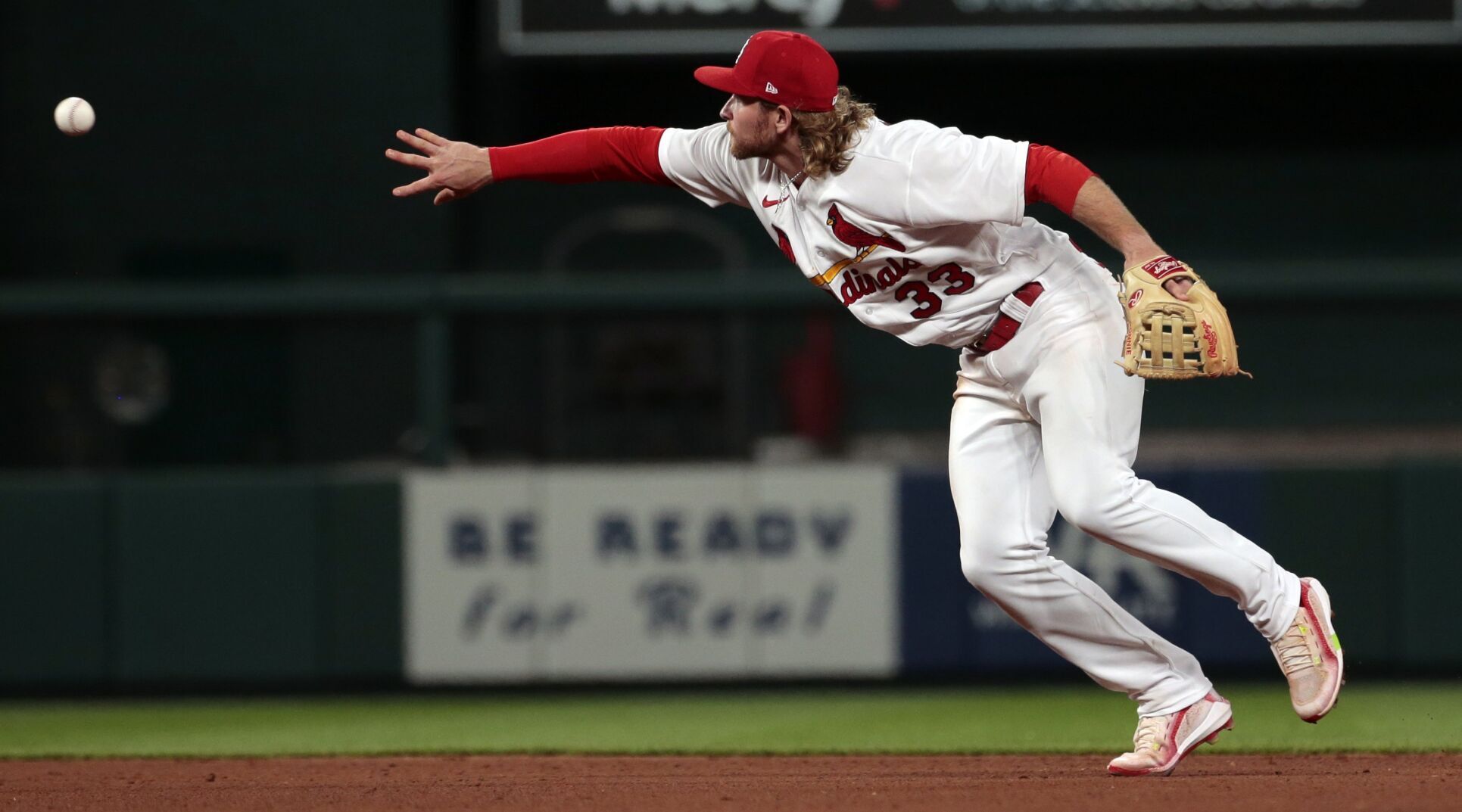 Cardinals open series with Giants